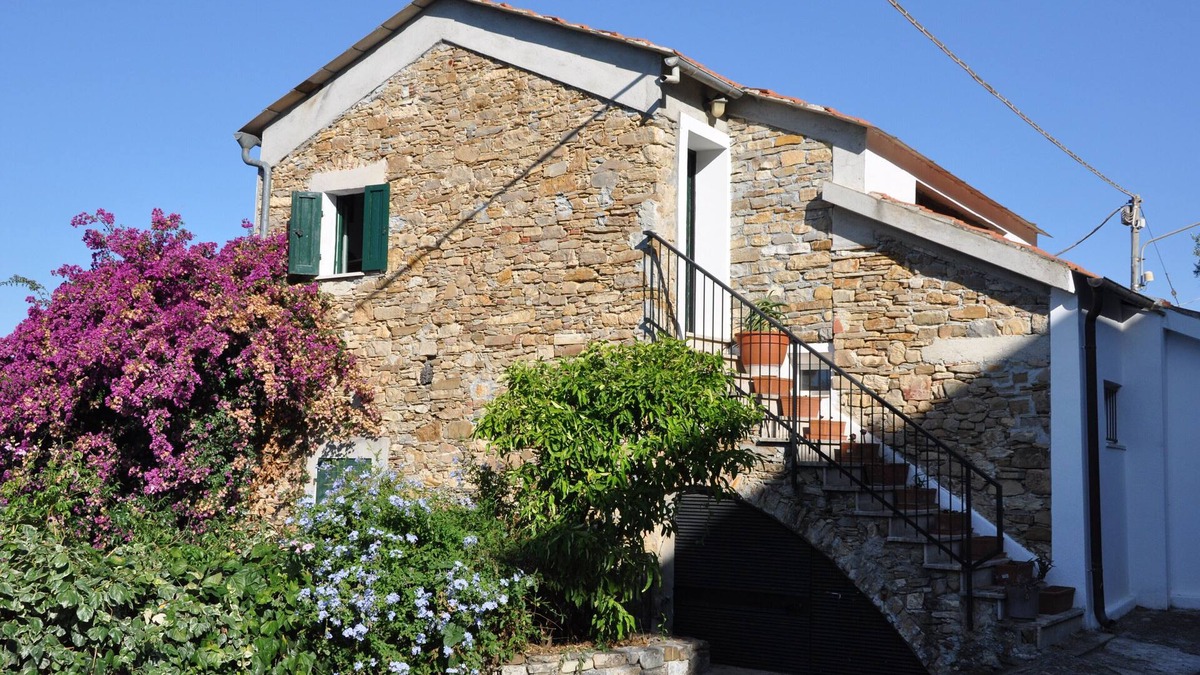 Diano San Pietro House | CasaRelax, quiet holiday home in the middle of the olive groves with panoramic views