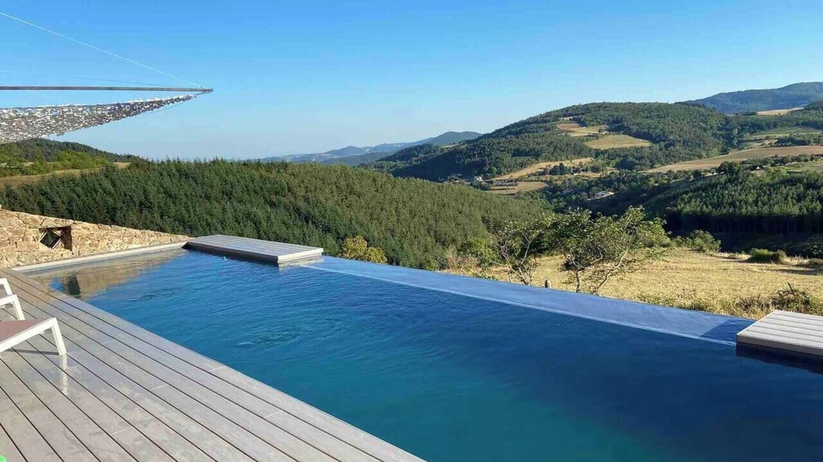 Vaudevant Villa | CASARIOU Les Bernards villa Ardeche Nordique Bath, Pool