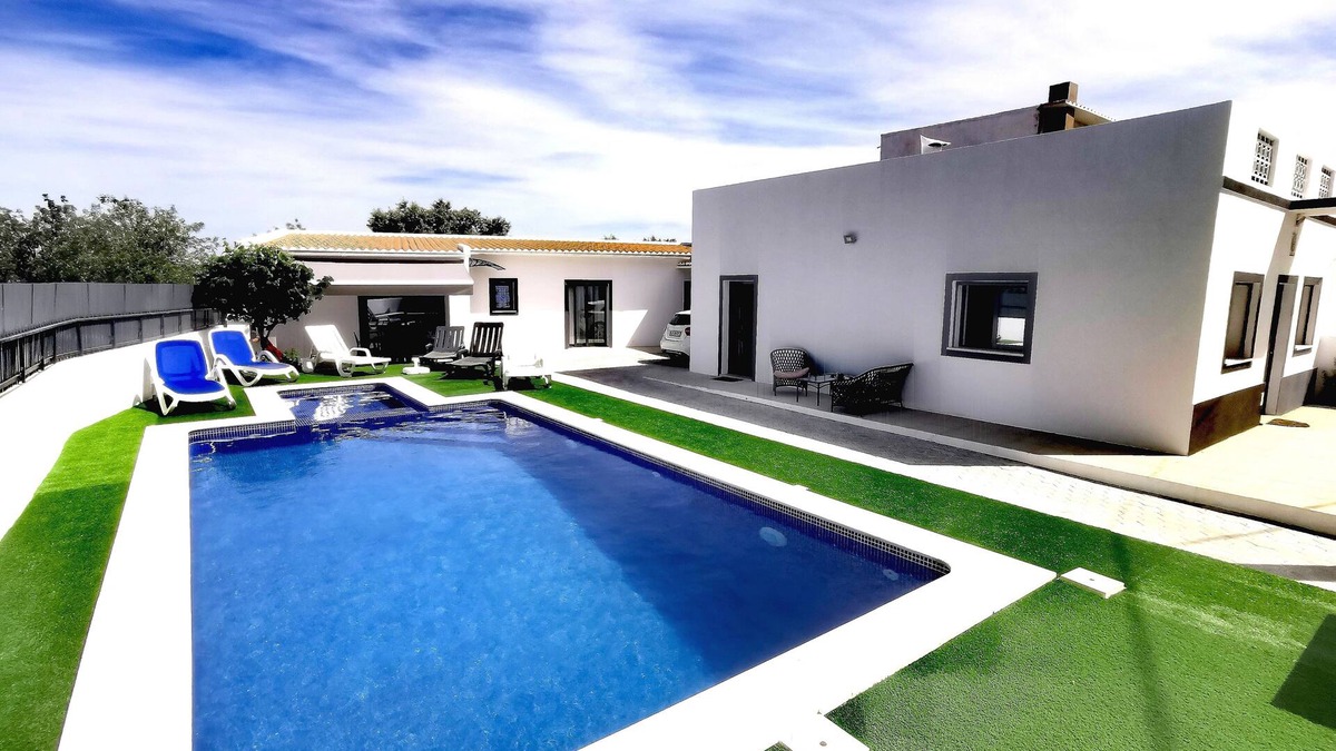 Charneca House | Casas Caiado with a private swimming pool