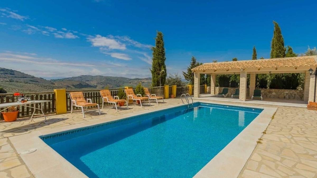 Montefrio Villa | Casas de Paquita - El Establo Montefrío by Ruralidays