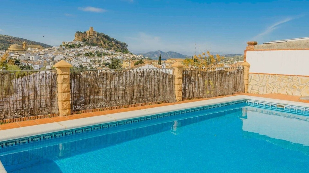 Montefrio Villa | Casas de Paquita - El Mirador Montefrío by Ruralidays