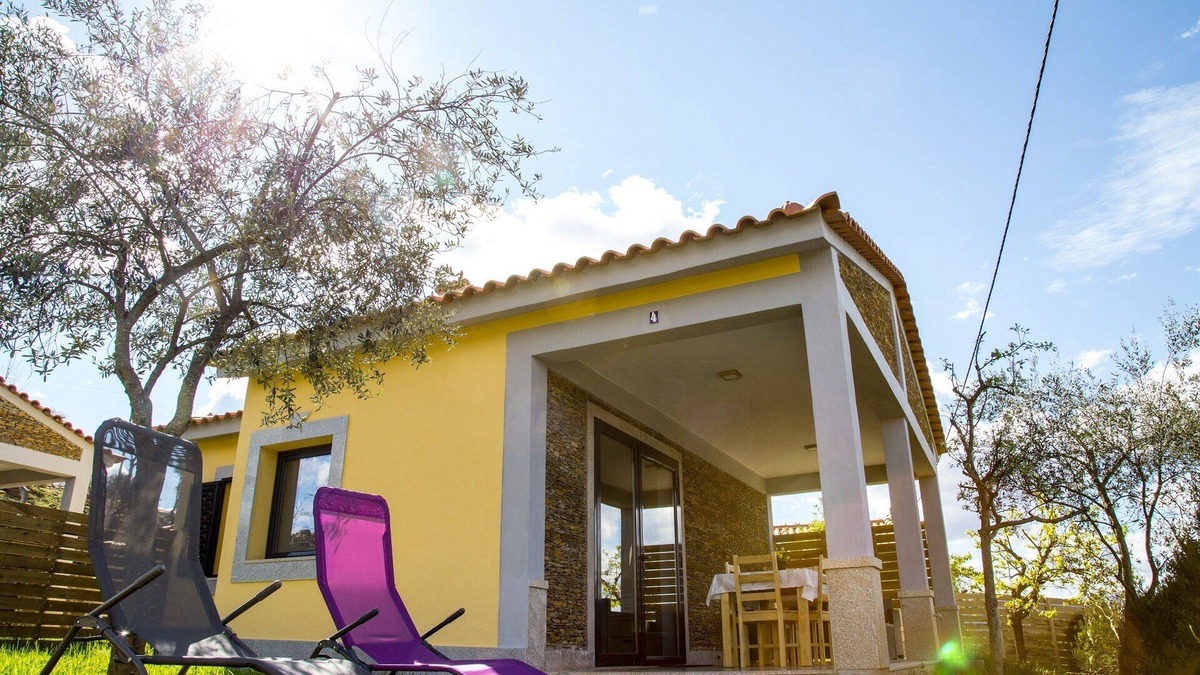 Arco de Baulhe House | Casas do Paço - Holiday homes, Casa Amarela