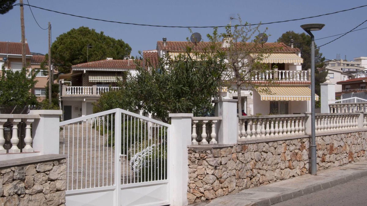 Sant Carles de la Rapita Apartment | Casas Sitori apartment 3 in a small-scale private complex on the beach!