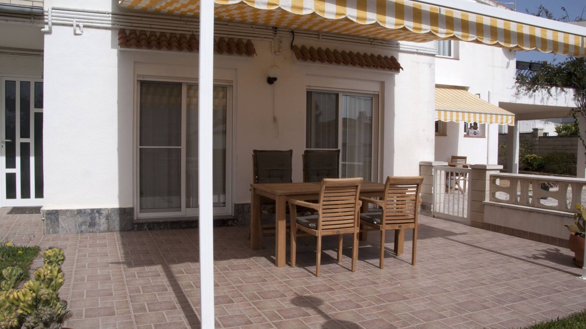 Sant Carles de la Rapita Apartment | Casas Sitori apartment 5 in small private complex on the beach!