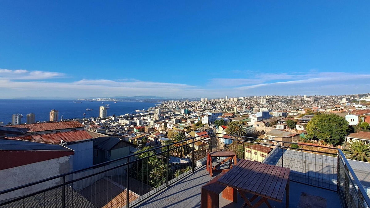 Valparaiso House | CasaValparaluz, creative refuge in Valparaíso