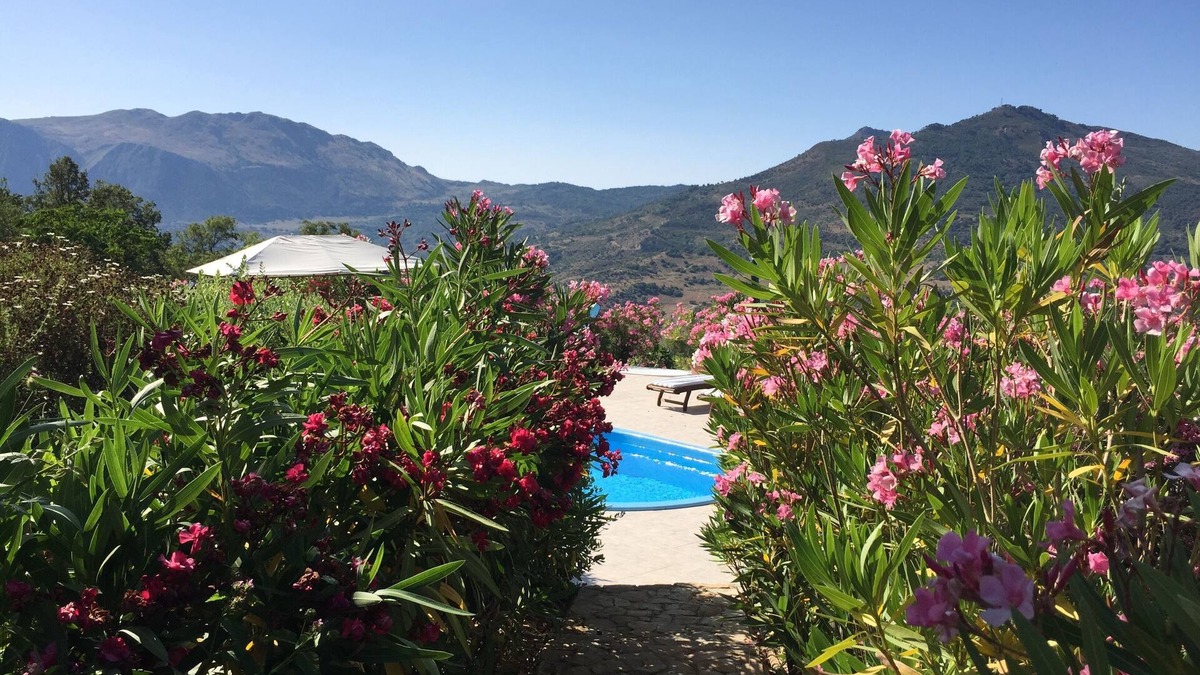 Castelbuono House | CasaVinzeria - Country House with Pool