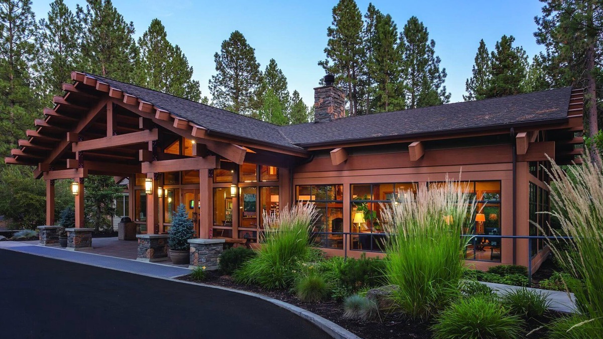 Bend Resort | Cascade Mountains are mind blowing!
