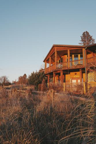 Eagle Point House | Cascade Sunset House - Crater Lake Adventures!