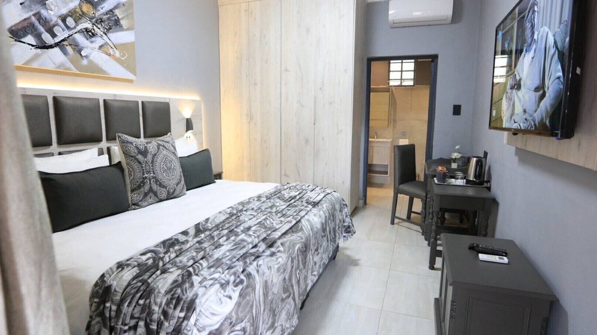 Nelspruit Cabin | Cascades Guest Lodge and Apartments