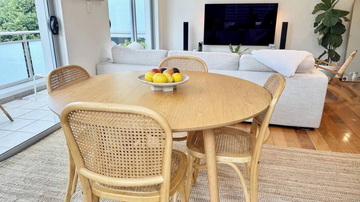 Petersham North Apartment | Cascata - Modern 2 BR 2 Bath Apartment + parking