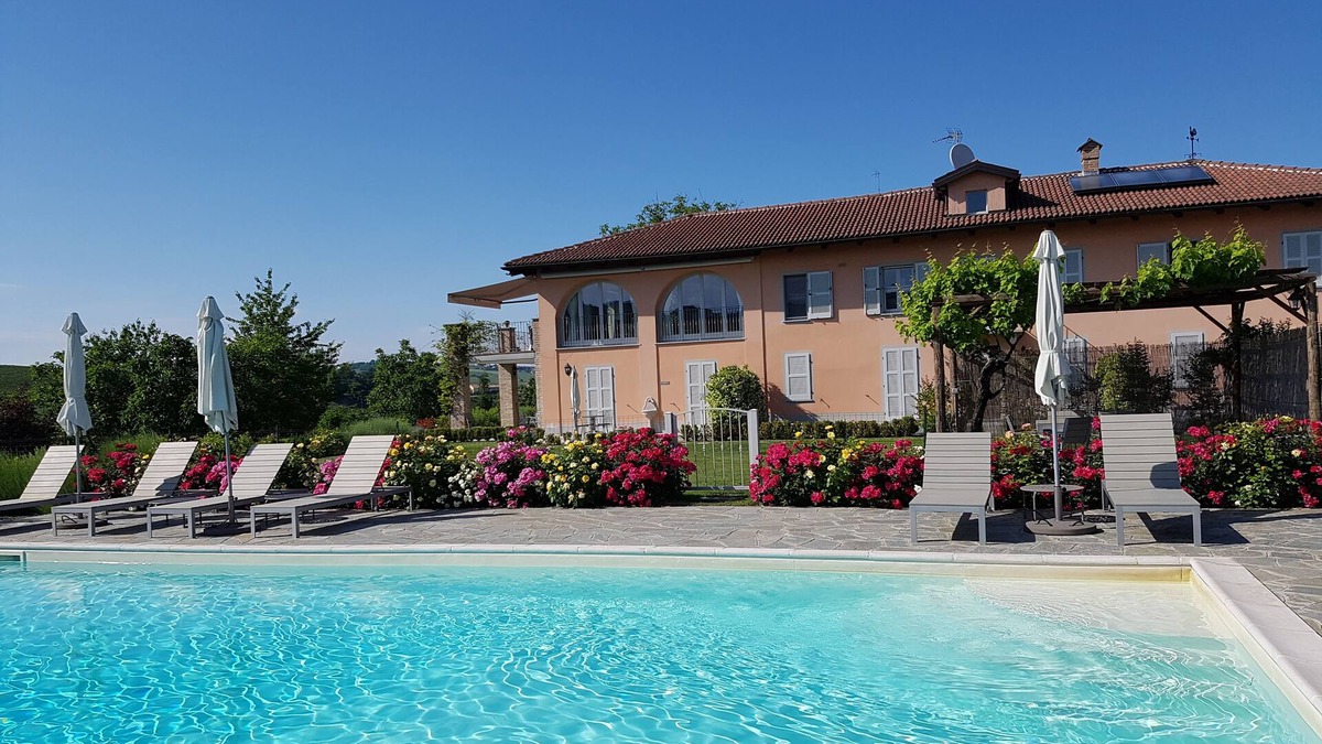 Castiglione Tinella Apartment | Cascina del Noce - Asti