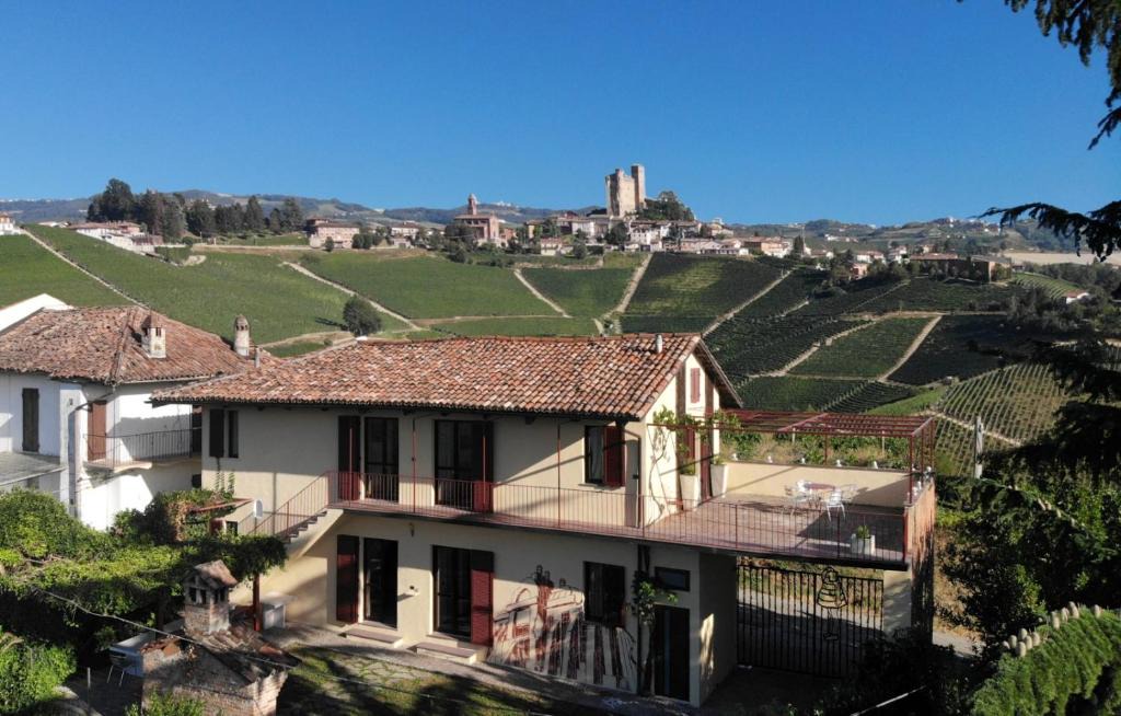 Serralunga d'Alba Apartment | Cascina Parafada