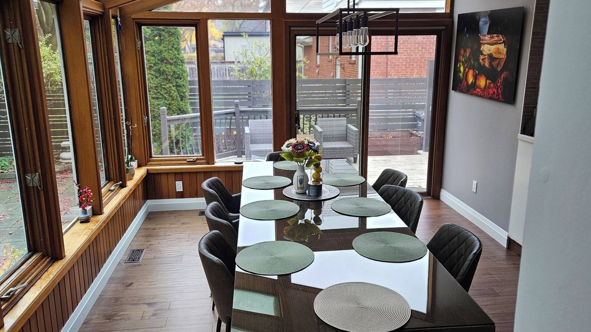 Lakeview House | Case del Sole: nYour Sunlit Sanctuary