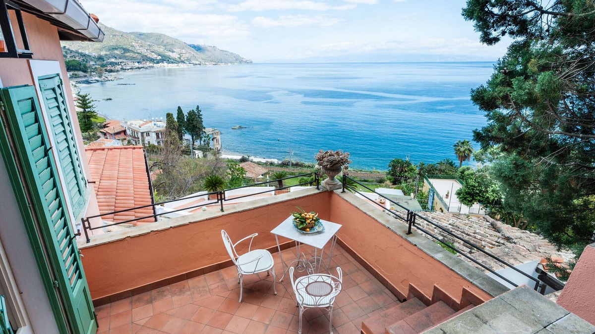 Spisone Apartment | Casetta Amelia with Seaview by Wonderful Italy