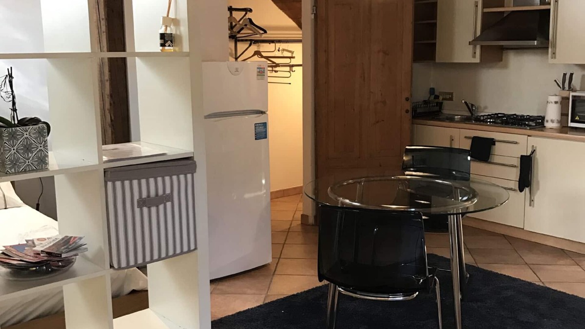 Santo Stefano House | Casetta Margherita, with garden, in the hart of the City