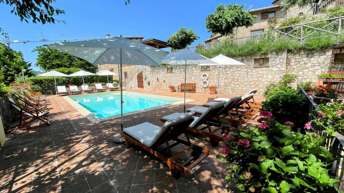 Strettura House | Casetta - sleeps 5 with aircon, wifi, pool and astounding views