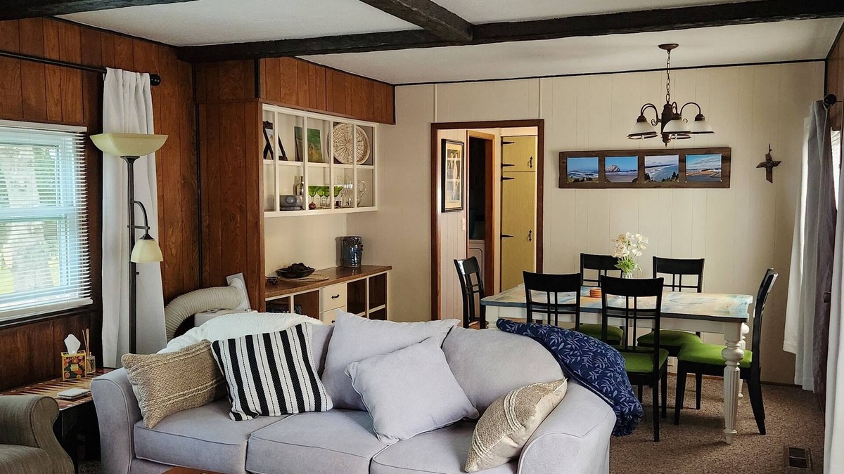 Caseville House | Caseville 2 bedroom home 1/2 mile from town, shopping restaurants and beaches