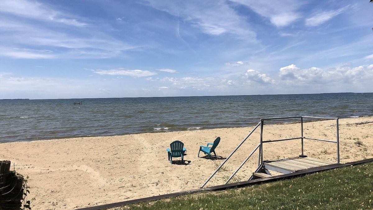 Caseville Cottage | Caseville/Oak Point Beach House