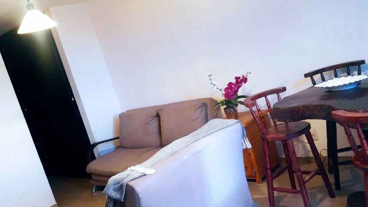 San Pedro Tlaquepaque House | Casita a 10 min del Aeropuerto , Ideal si vas a Viajar !