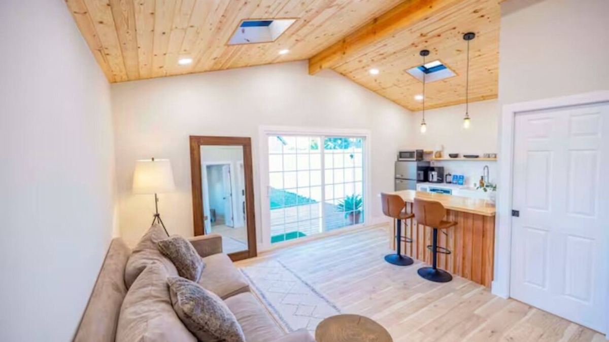 Lake Forest House | "Casita Amore" This unique place has a style all of it’s own.