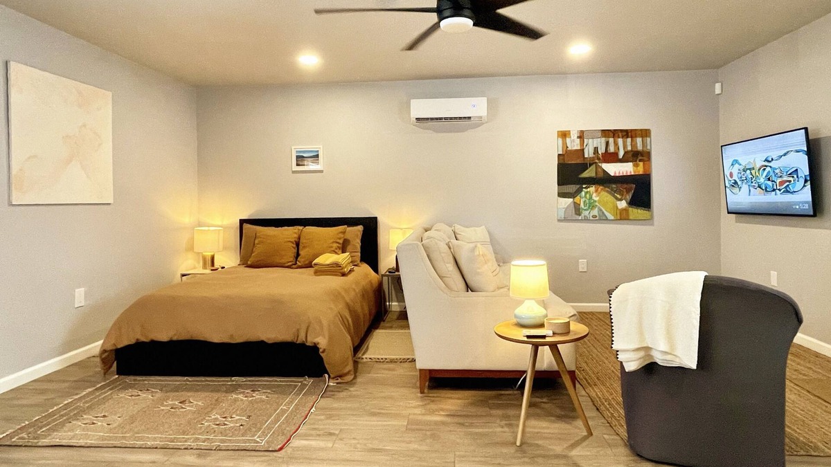 North San Antonio - SAT House | Casita at Casa Rambler (Pet-friendly guest house!)