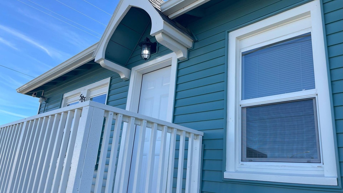 Crescent City Cottage | Casita By The Sea - walk to beach