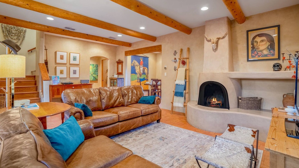 Northeast Santa Fe House | Casita Del Norte ~ Private Adobe Home ~ Plaza/Museums/5-Star Dining/Pickle Ball