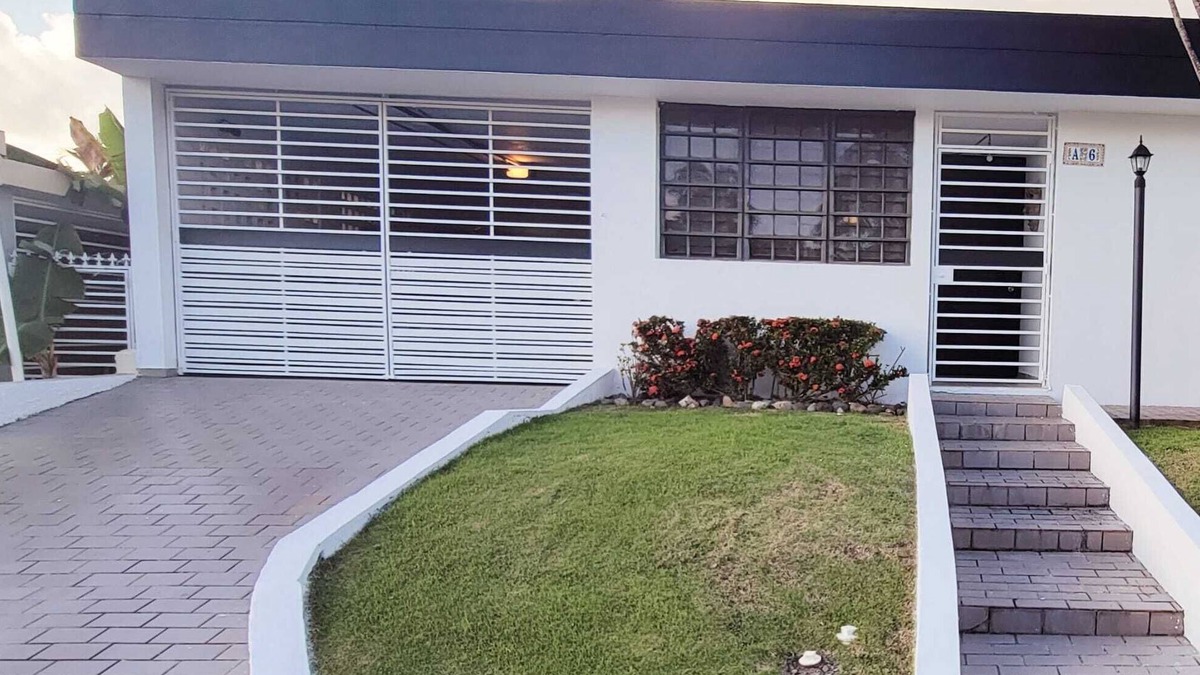 Caimito Apartment | Casita Encanto 2 bd 1 bth centric apt w/1 car garage 10 mins to airport/beaches