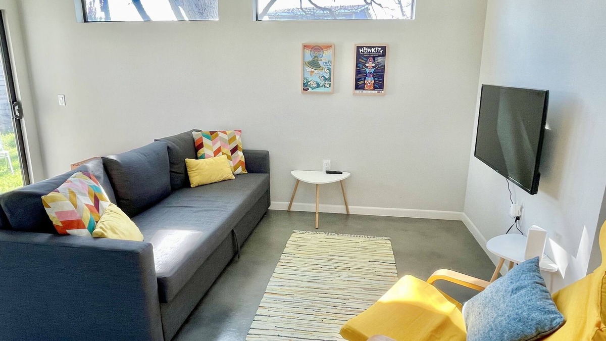MLK House | Casita Girasol – central walkable food music