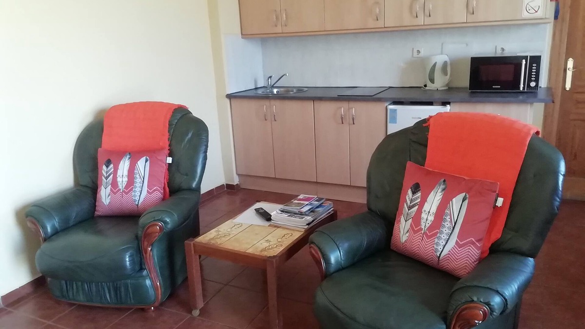 Tabernas Ski Chalet | Casita in the peace and quiet in the Tabernas Desert. Enjoy the views.