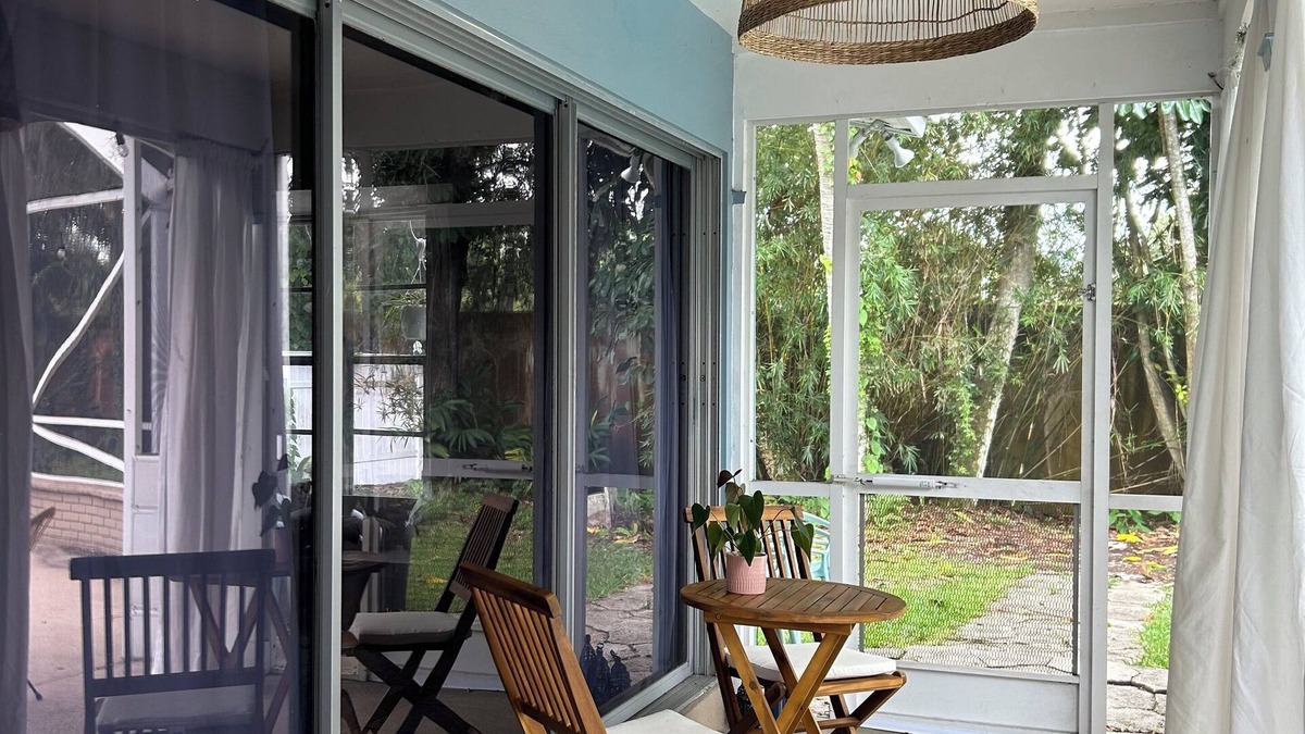Fort Pierce Cottage | Casita Luna - Sunny boho retreat with a pool