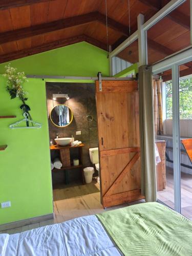Ciudad Colon Bed & Breakfast | Casita Maripier