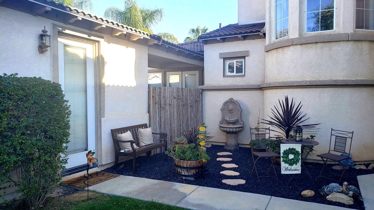 Sun City House | Casita MenifeenCozy and private 1 bedroom Casita, couple or solo traveler