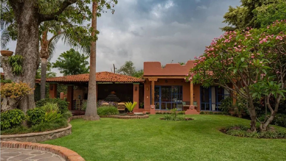 San Juan Cosala Villa | Casita on 1/2 acre of flora beauty. Two arms, , wifi, access to kitchen and TVn