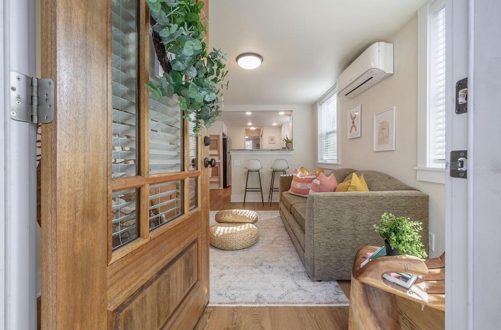 Seminole Heights Apartment | Casita on Central Walk to shops bars and food