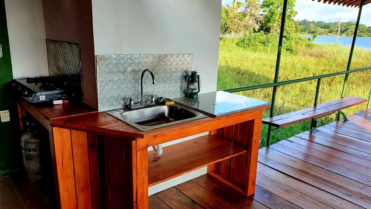 Arenosa Cabin | Casita on Lake Gatun. Fish, Kayak or just relax.