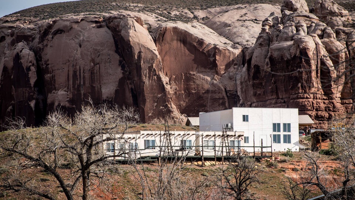 Bluff House | Casita on the Hill in Bluff- Sunrise Views!