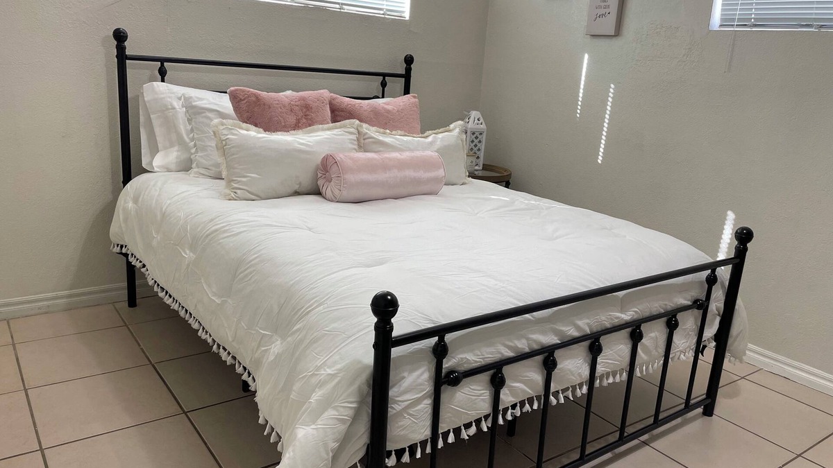 El Paso House | Casita under The El Paso Star