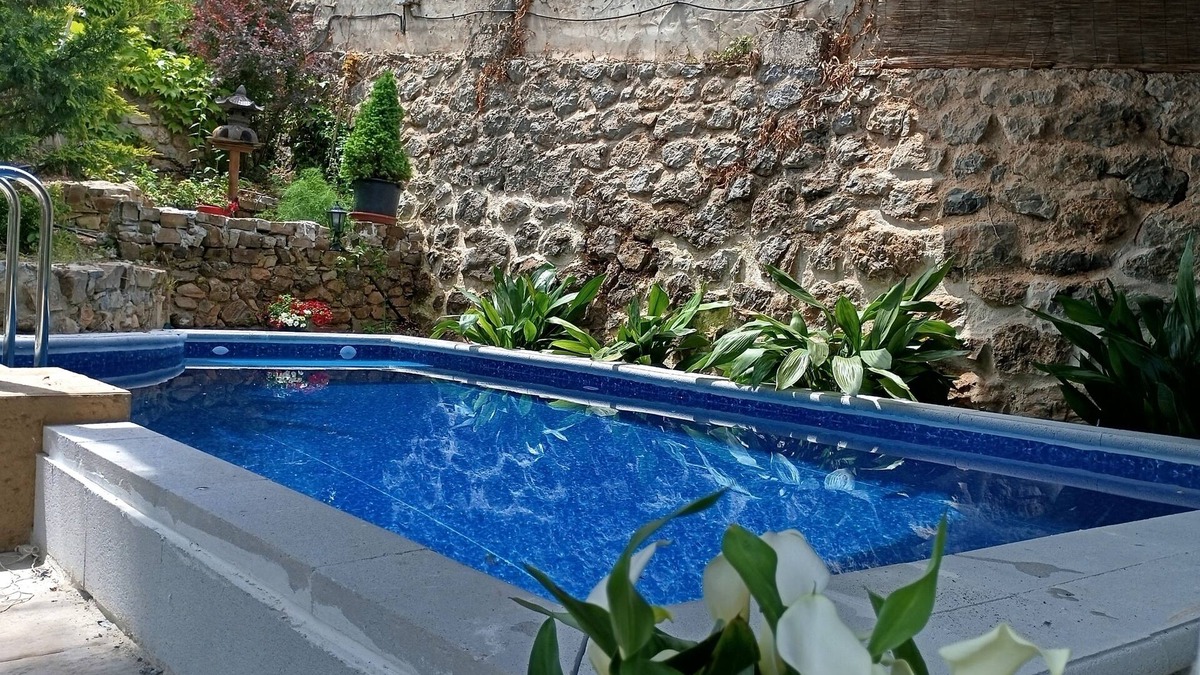 Torres Cottage | Casitapados house for two, between mountains in Sierra Mágina with private swimming pool
