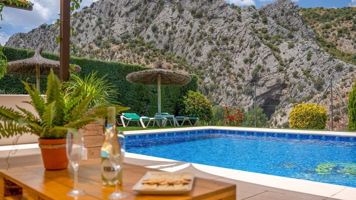 Benaojan Villa | Casitas Cueva del Gato Benaoján by Ruralidays