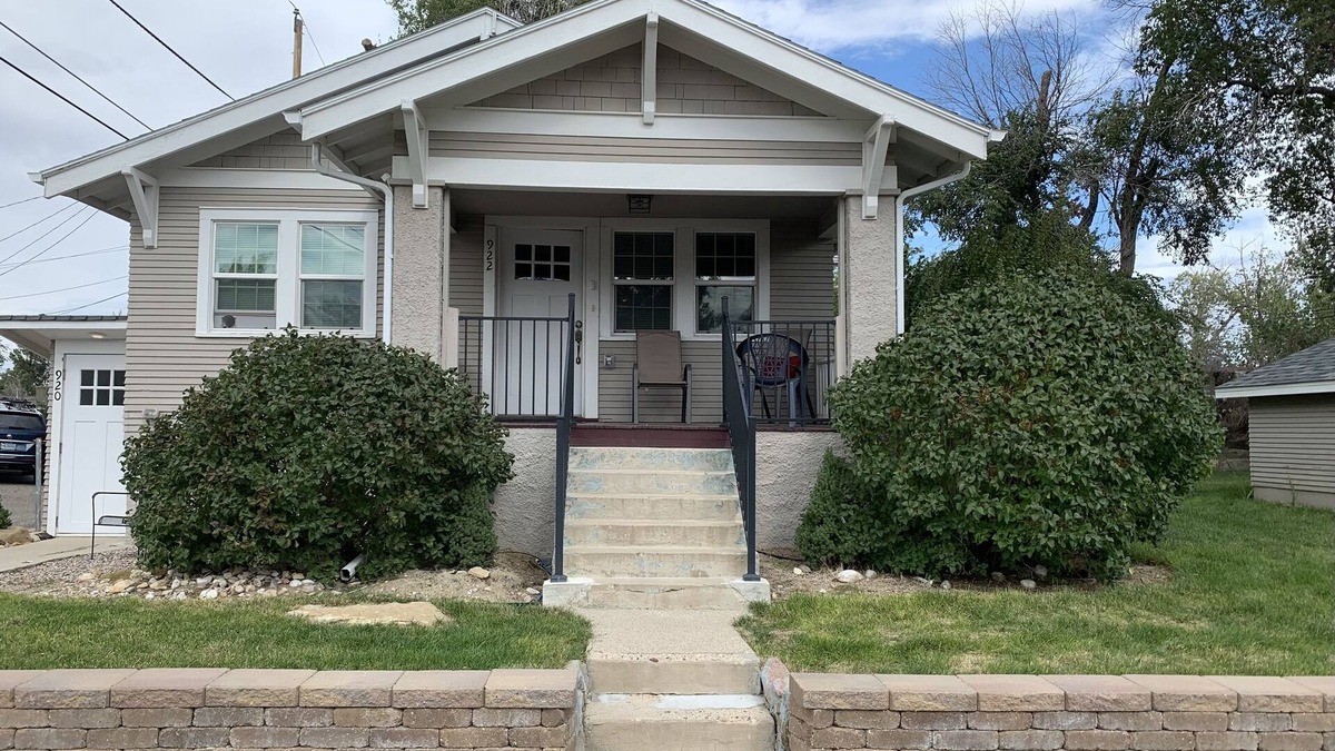 Casper House | Casper's Cozy Craftsman