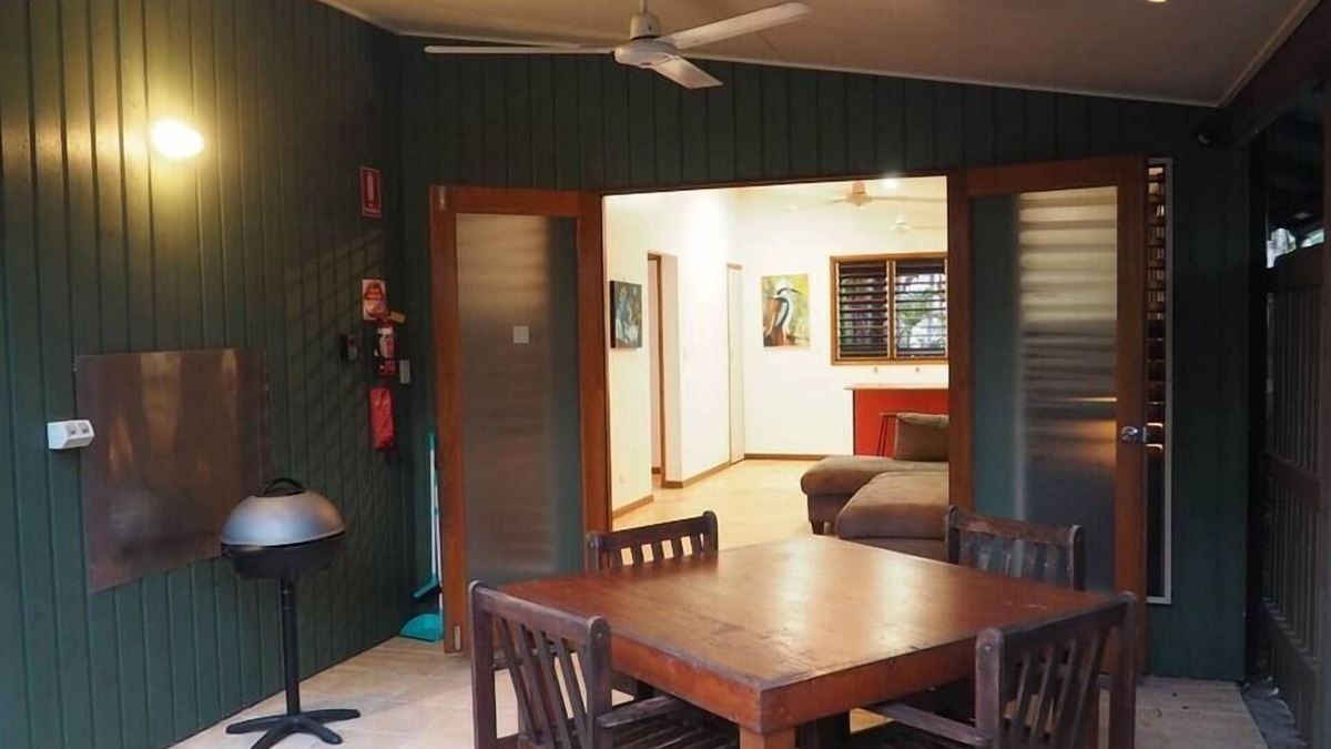 Mission Beach House | Cassawong Cottages - Kookaburra - 2 Bed