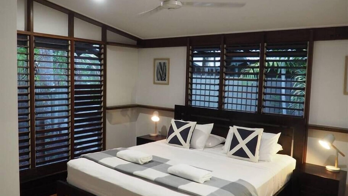 Mission Beach House | Cassawong Cottages - Butterfly - 2 Bed Spa