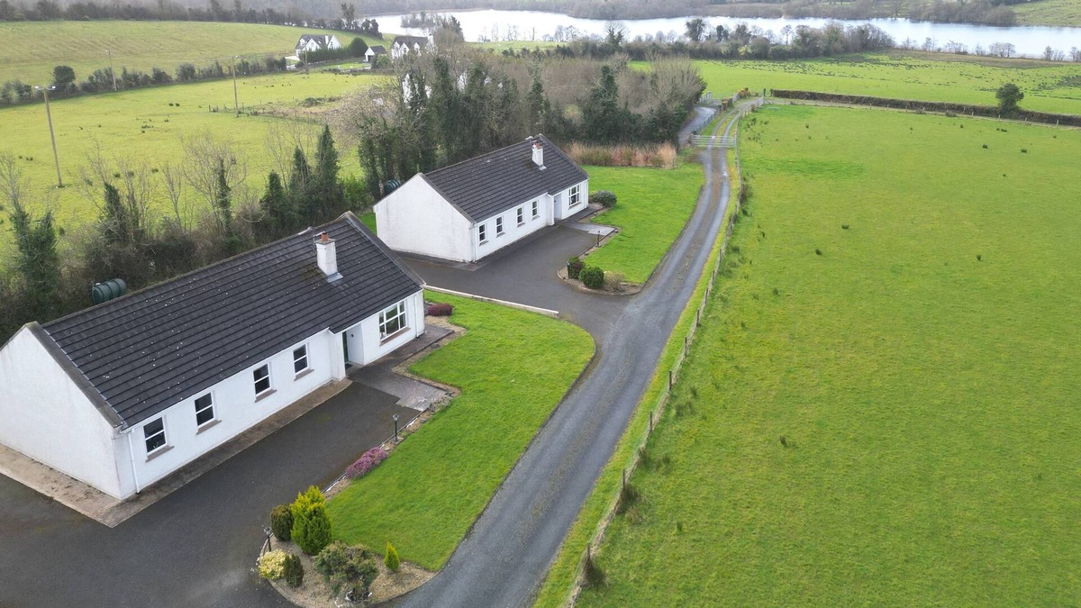 County Cavan Cottage | Cassidy Cottages No.4. Cosy and peaceful 3 bed cottage with lake views.