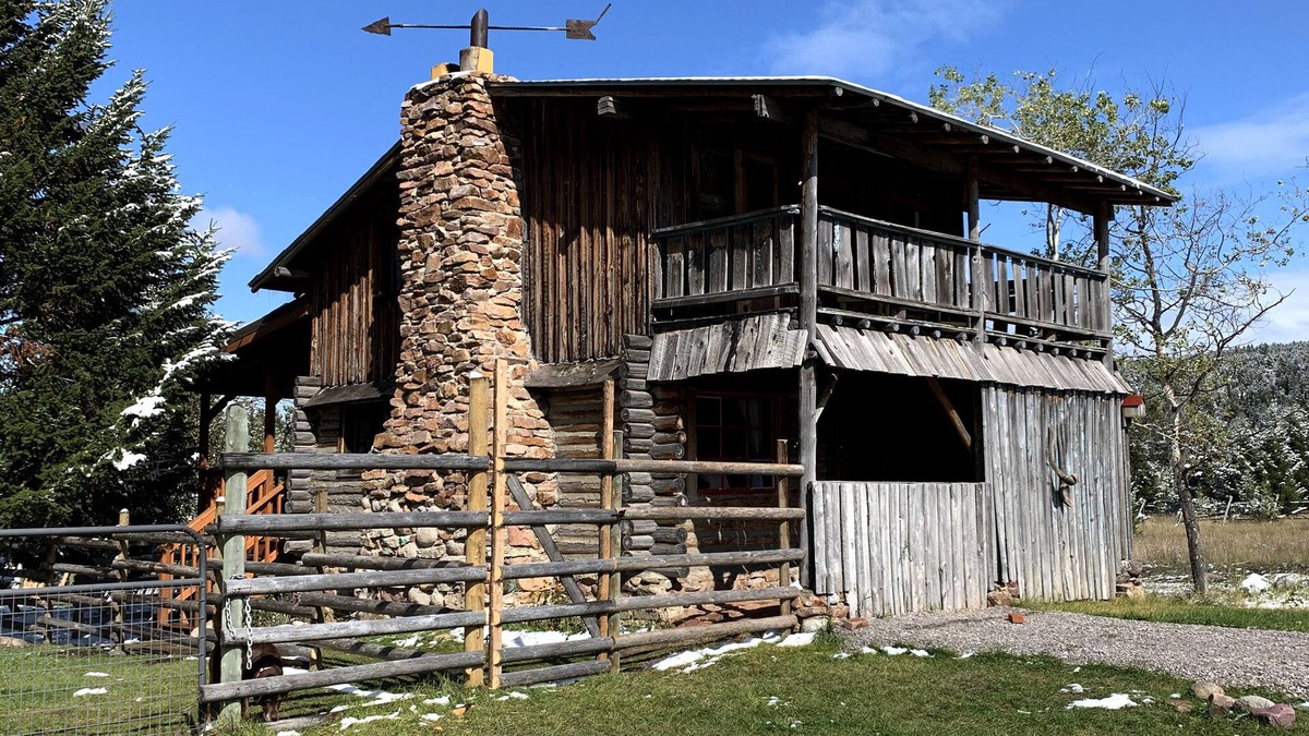 Hall Cabin | Cassidy Homestead Guest Cabin