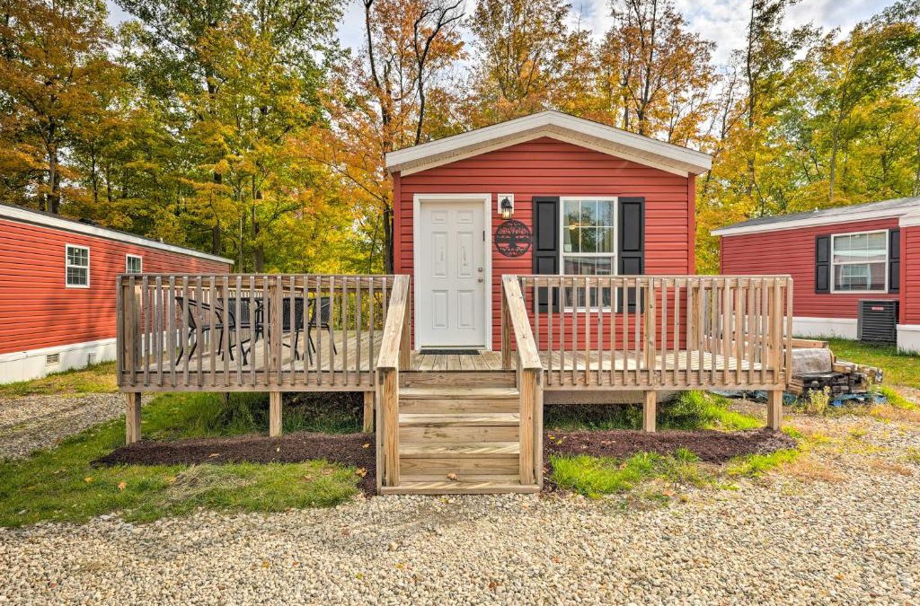Cassopolis House | Cassopolis Cabin Close to Parks and Fishing!