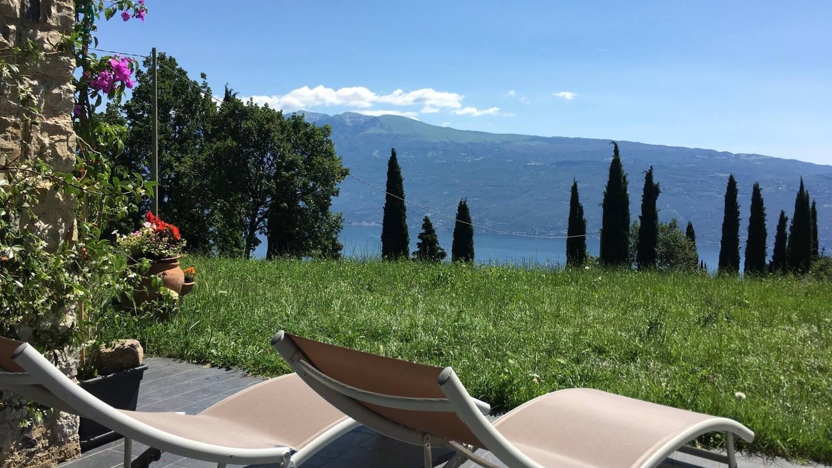 Gargnano House | Castagneto Country Holiday Home with Lake View on Lake Garda