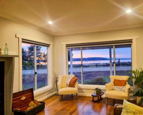 Dover House | Castaway Cottage