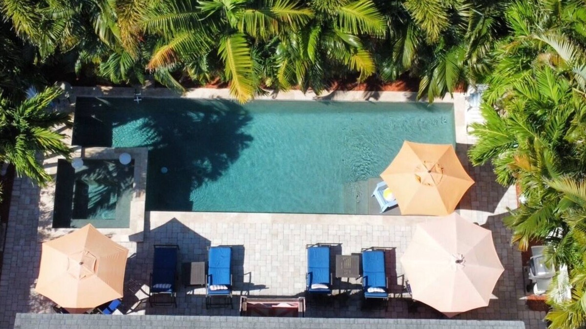 Anna Maria Cottage | Castaway Cottage + Beach + Heated Private Pool & Spa + GOLF CART INCLUDED!