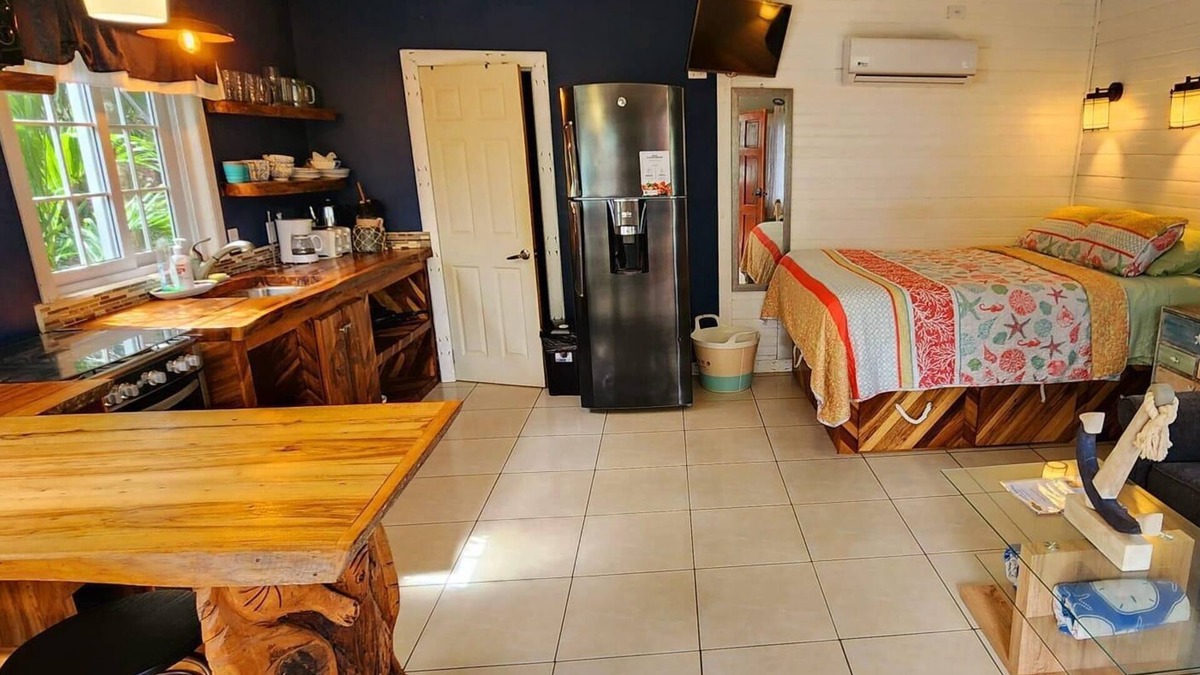 Sandy Bay Hotel | Castaway @ The Blue Bahia Resort in Sandy Bay
